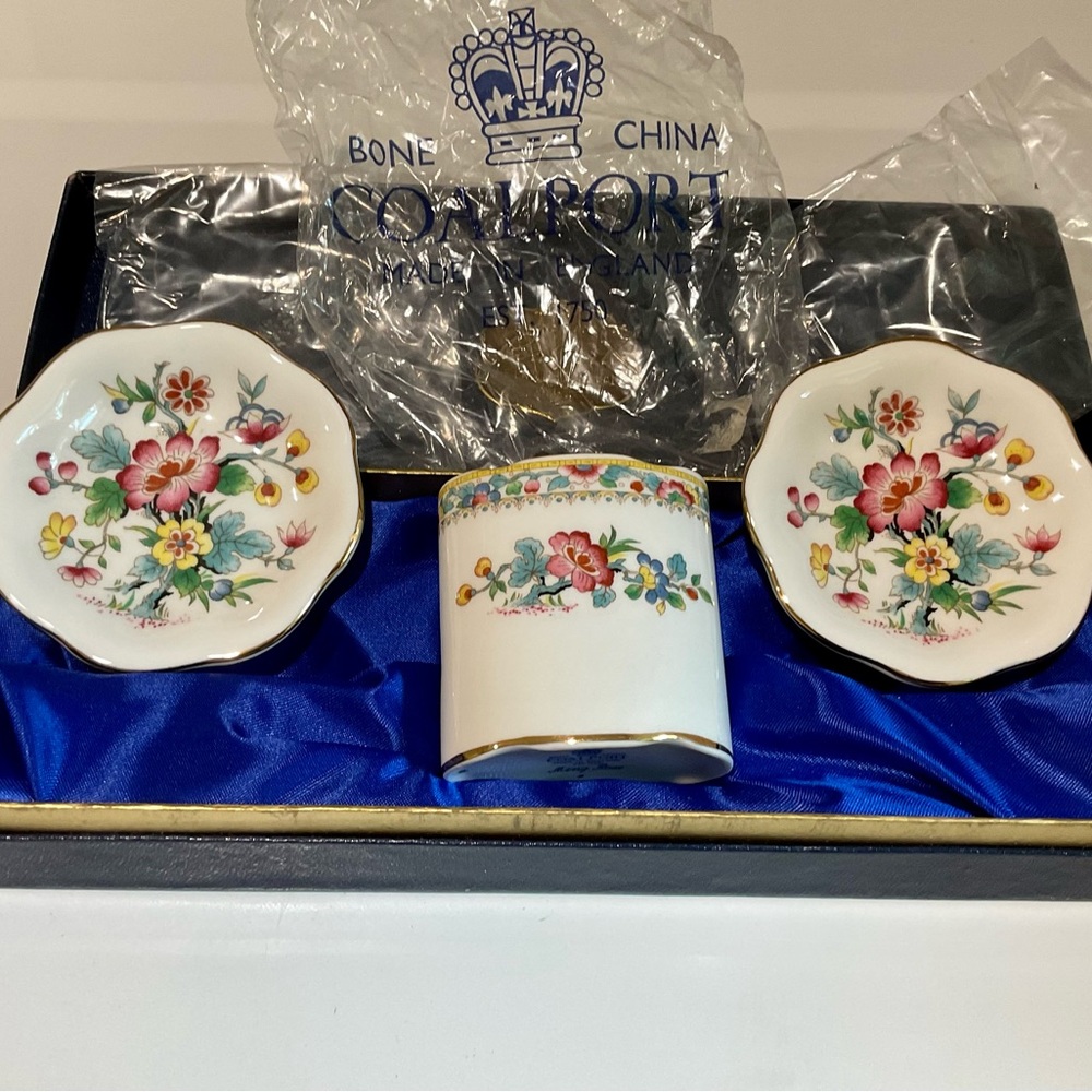 Vintage Hand Made Coalport Ming Rose Fine Bone China 3 Piece Vanity Set
